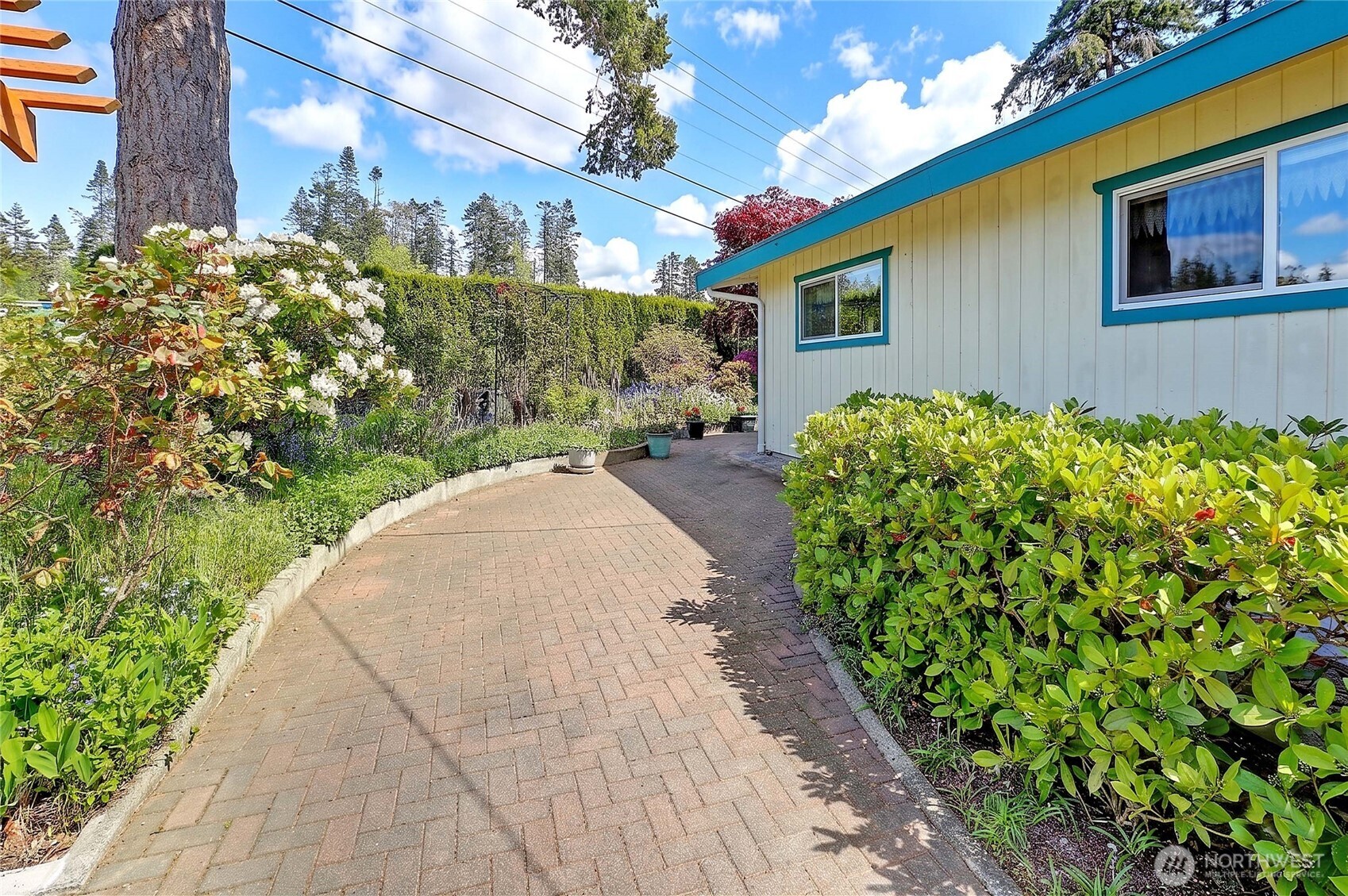 1246 SW Camano Drive , Camano Island, WA 98282