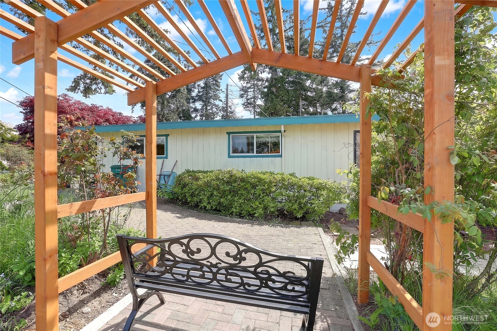 1246 SW Camano Drive , Camano Island, WA 98282