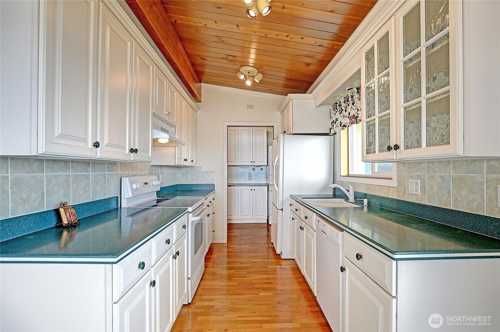 1246 SW Camano Drive , Camano Island, WA 98282