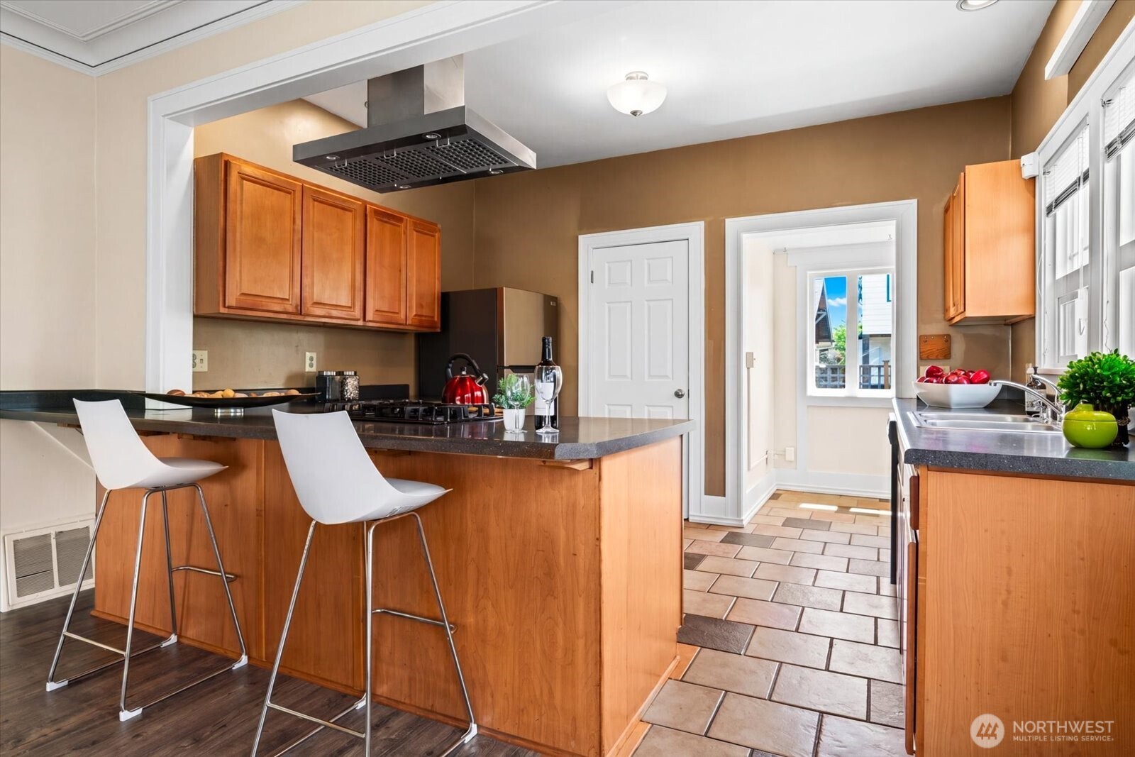 127 NE 58th Street , Seattle, WA 98105