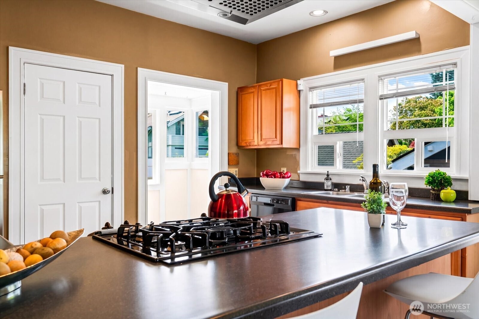 127 NE 58th Street , Seattle, WA 98105