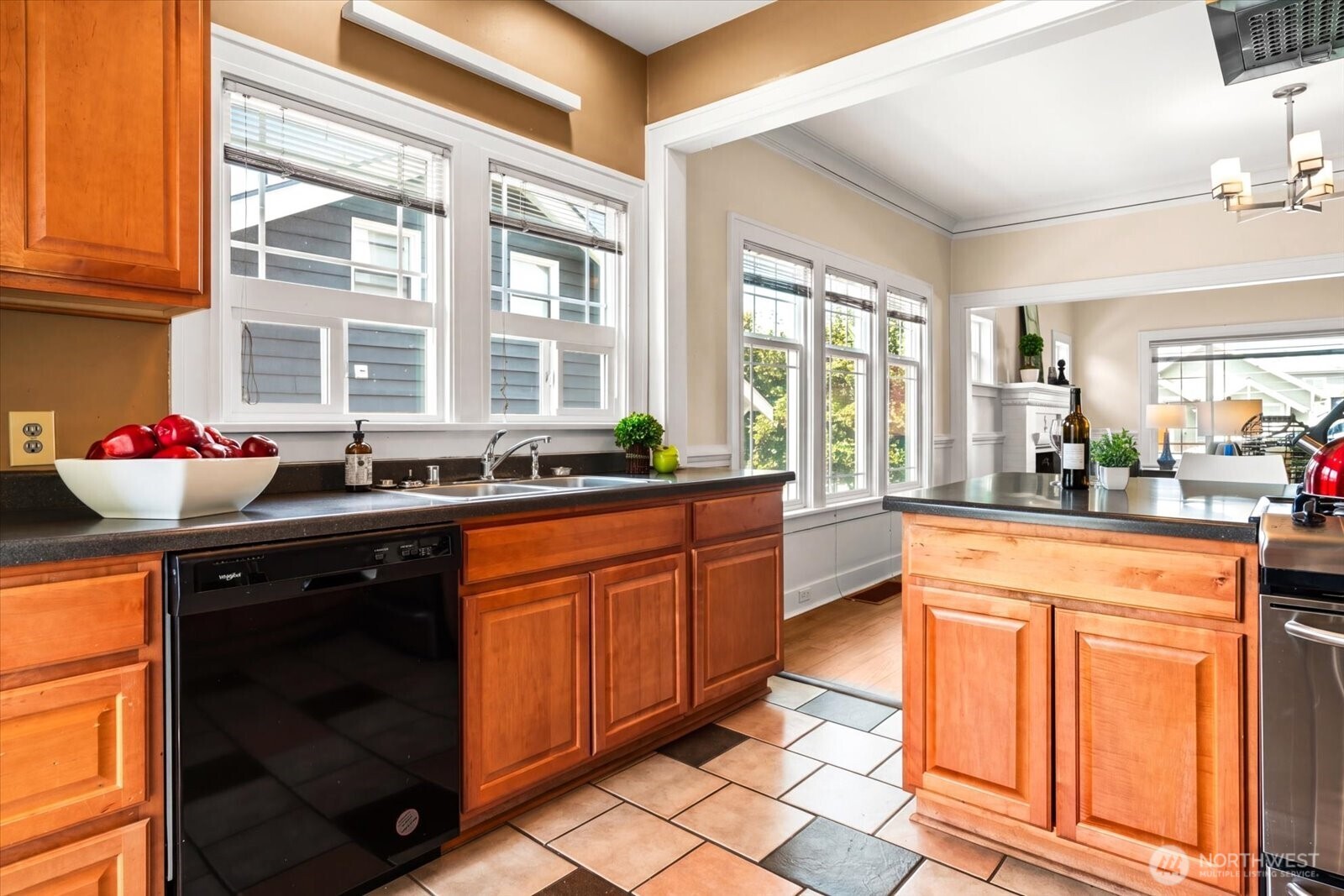 127 NE 58th Street , Seattle, WA 98105