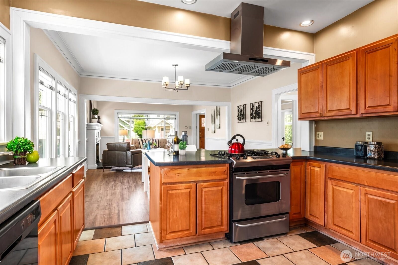 127 NE 58th Street , Seattle, WA 98105