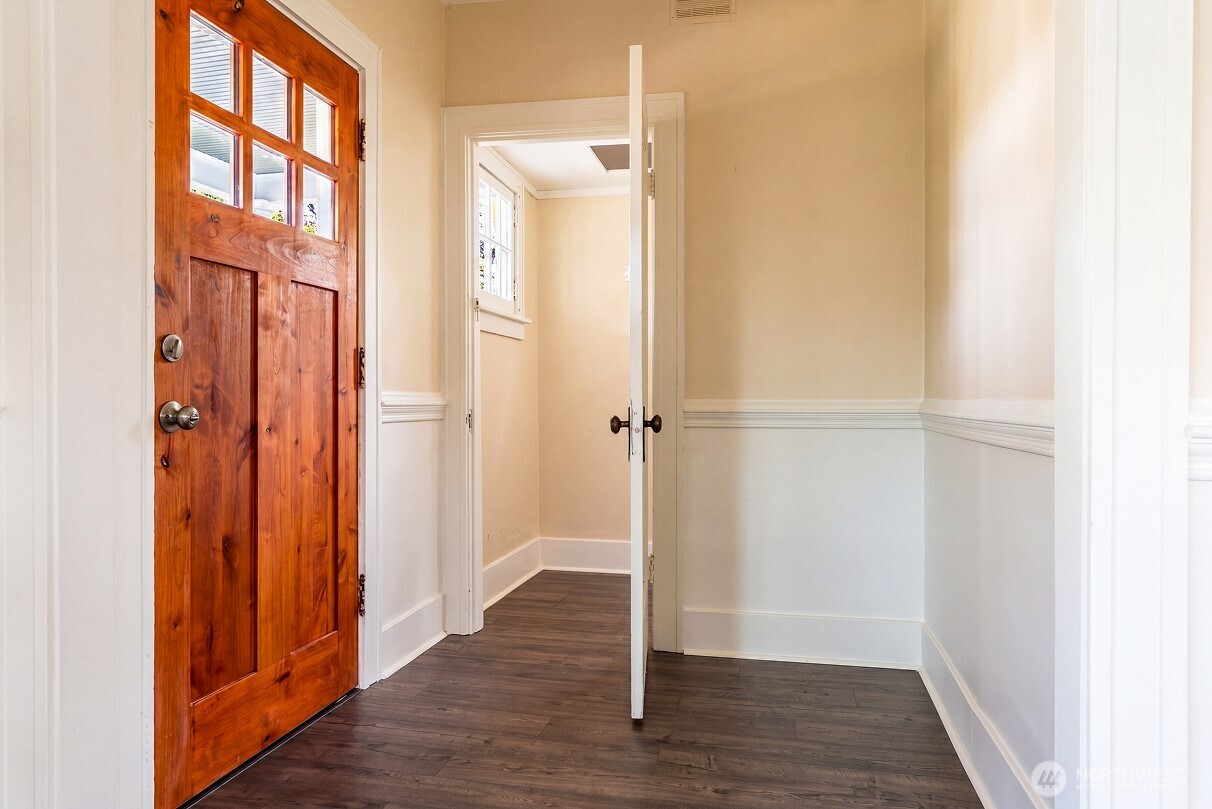 127 NE 58th Street , Seattle, WA 98105