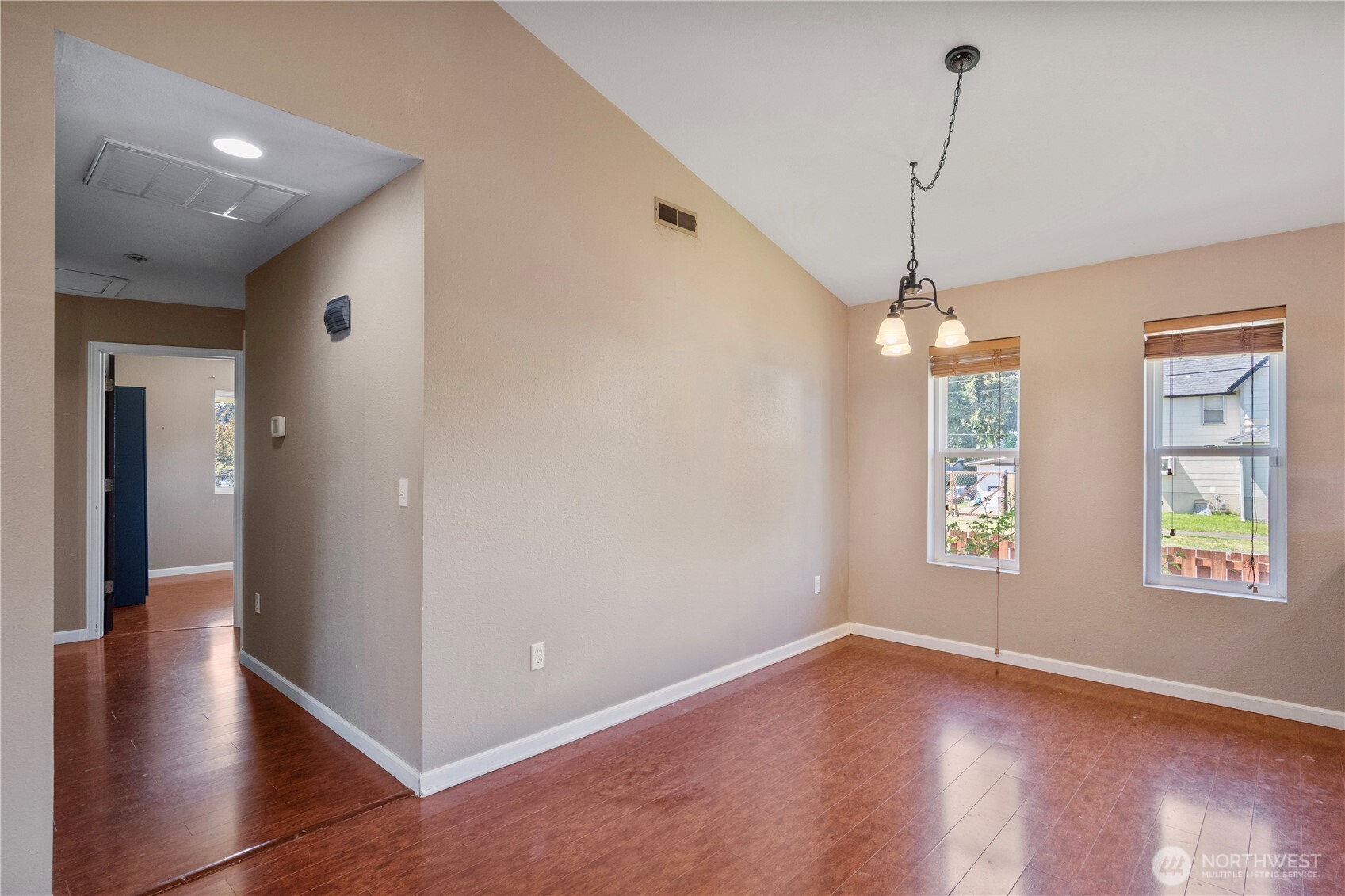 928 W Cherry Street , Centralia, WA 98531