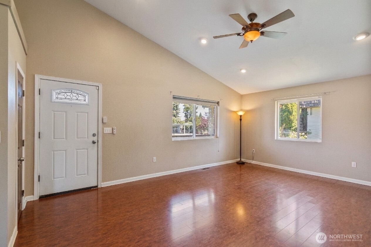 928 W Cherry Street , Centralia, WA 98531