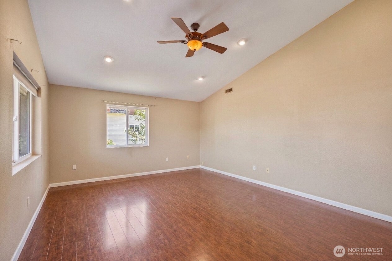 928 W Cherry Street , Centralia, WA 98531