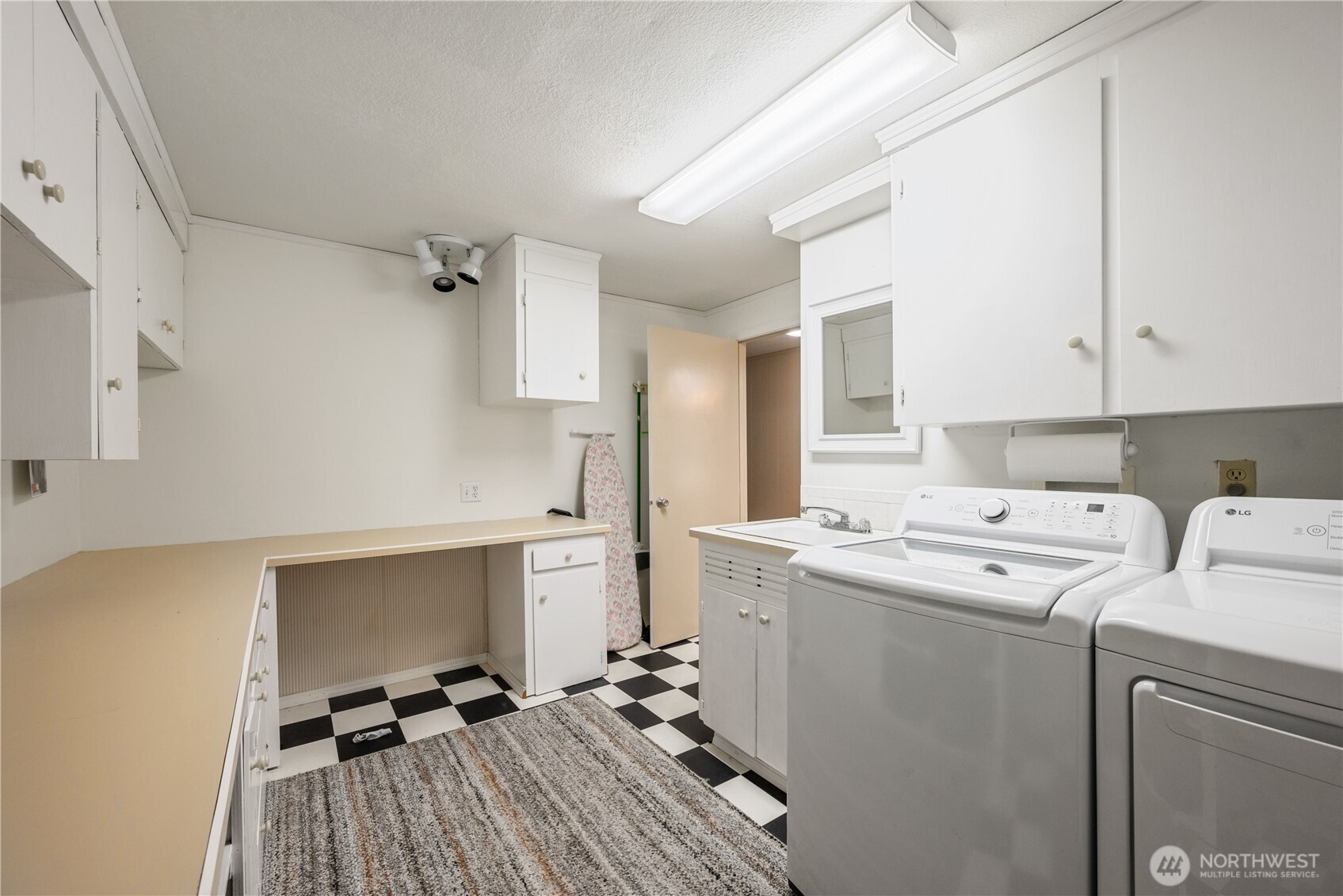 303 E Cedar Lane , Longview, WA 98632
