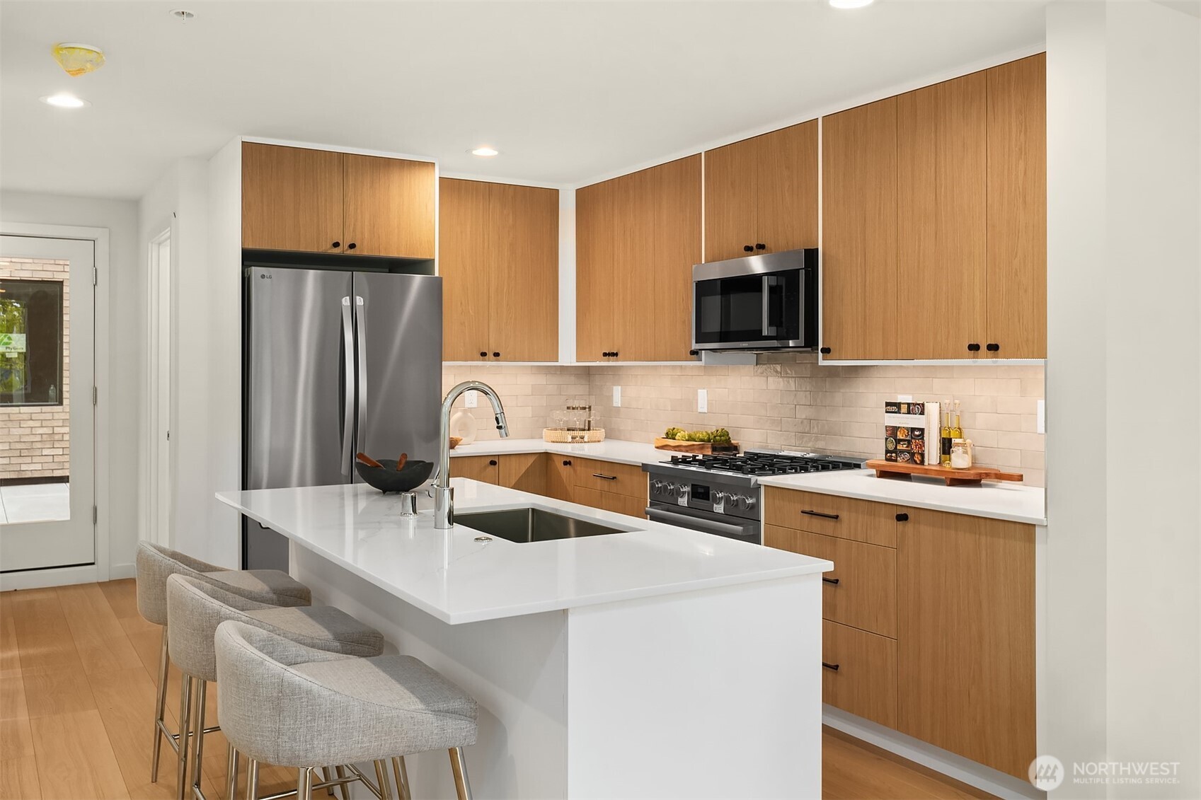 932 NW 54th Street , Seattle, WA 98107