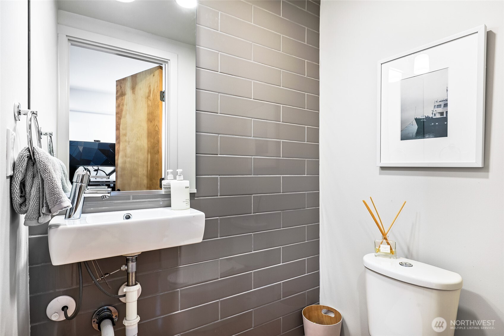 3220 Franklin Avenue E, Seattle, WA 98102
