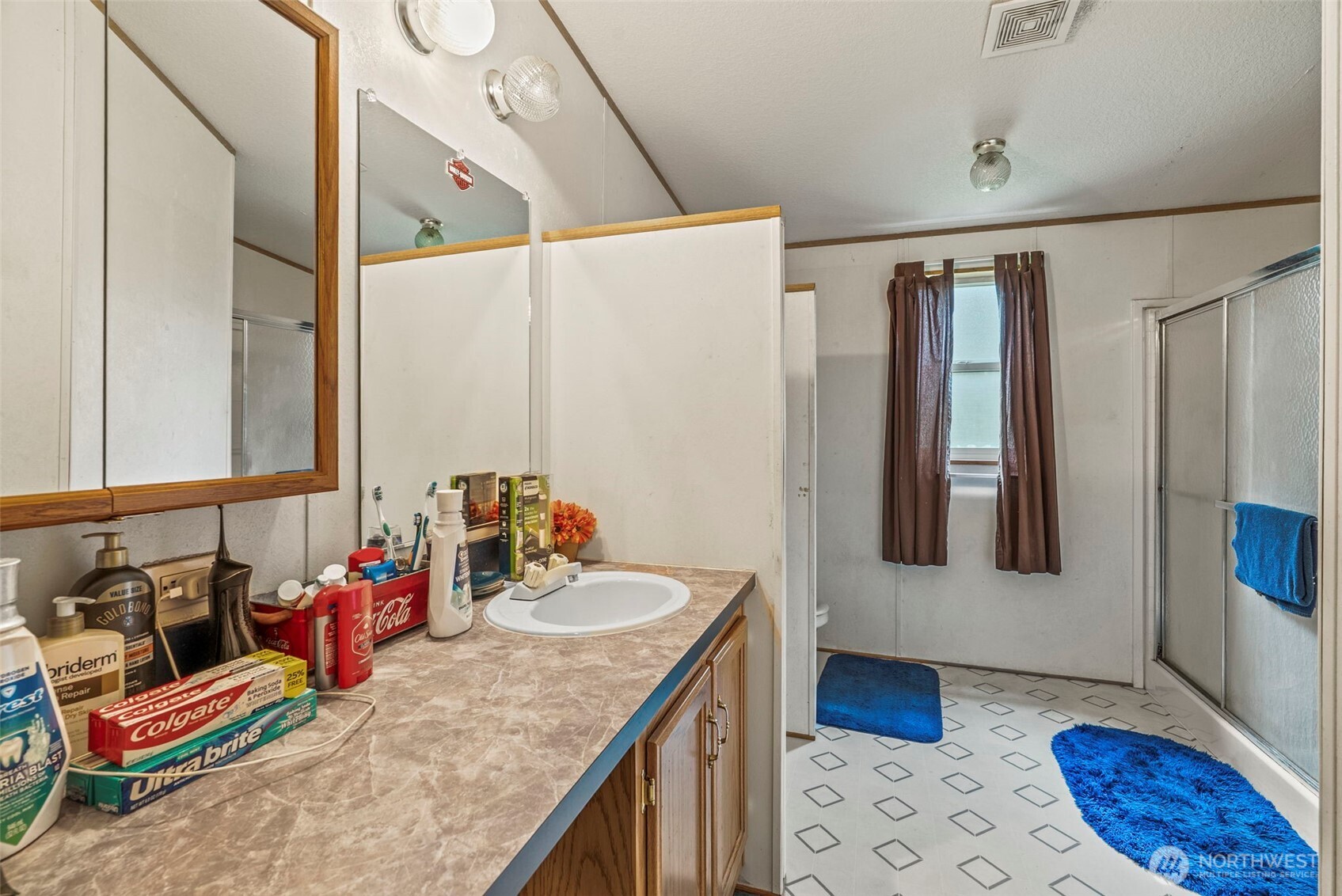 1337 South Silverlake Road , Castle Rock, WA 98611