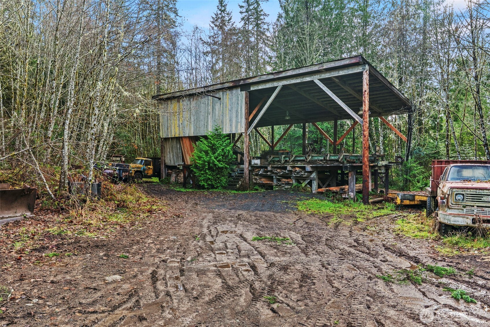 1337 South Silverlake Road , Castle Rock, WA 98611