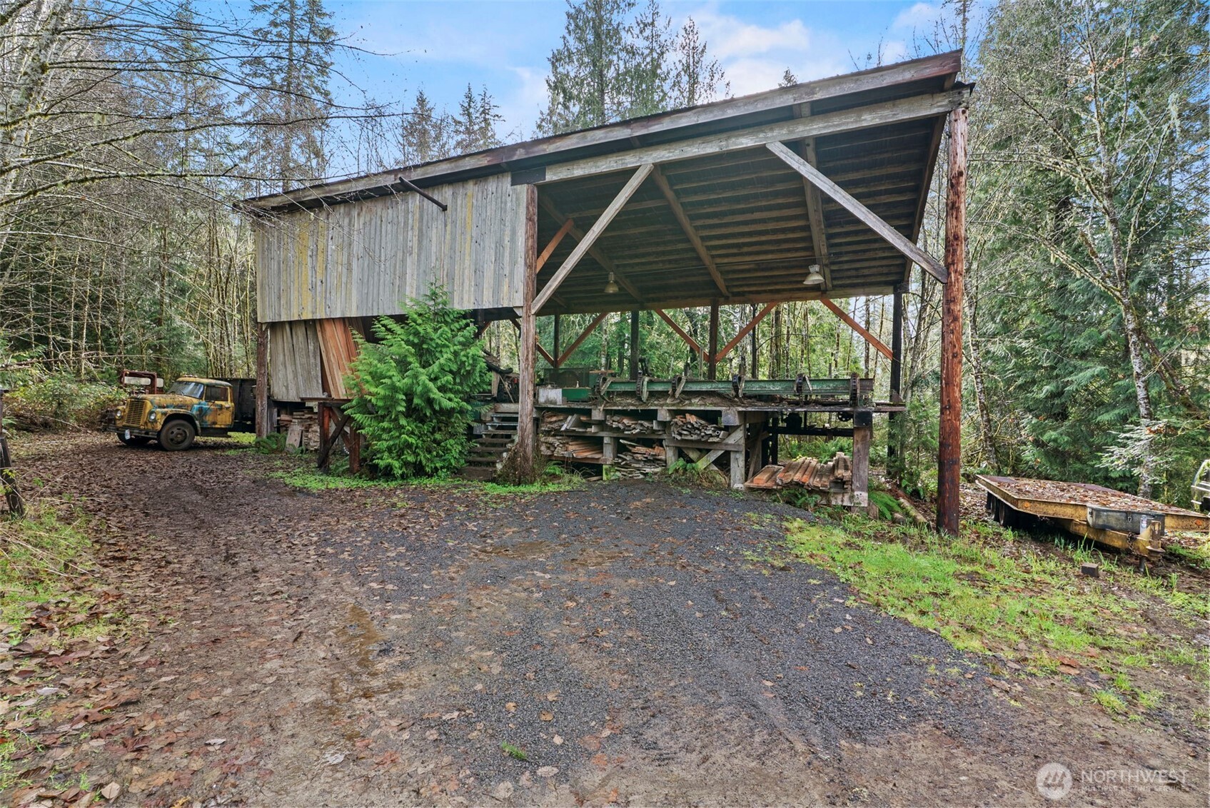 1337 South Silverlake Road , Castle Rock, WA 98611