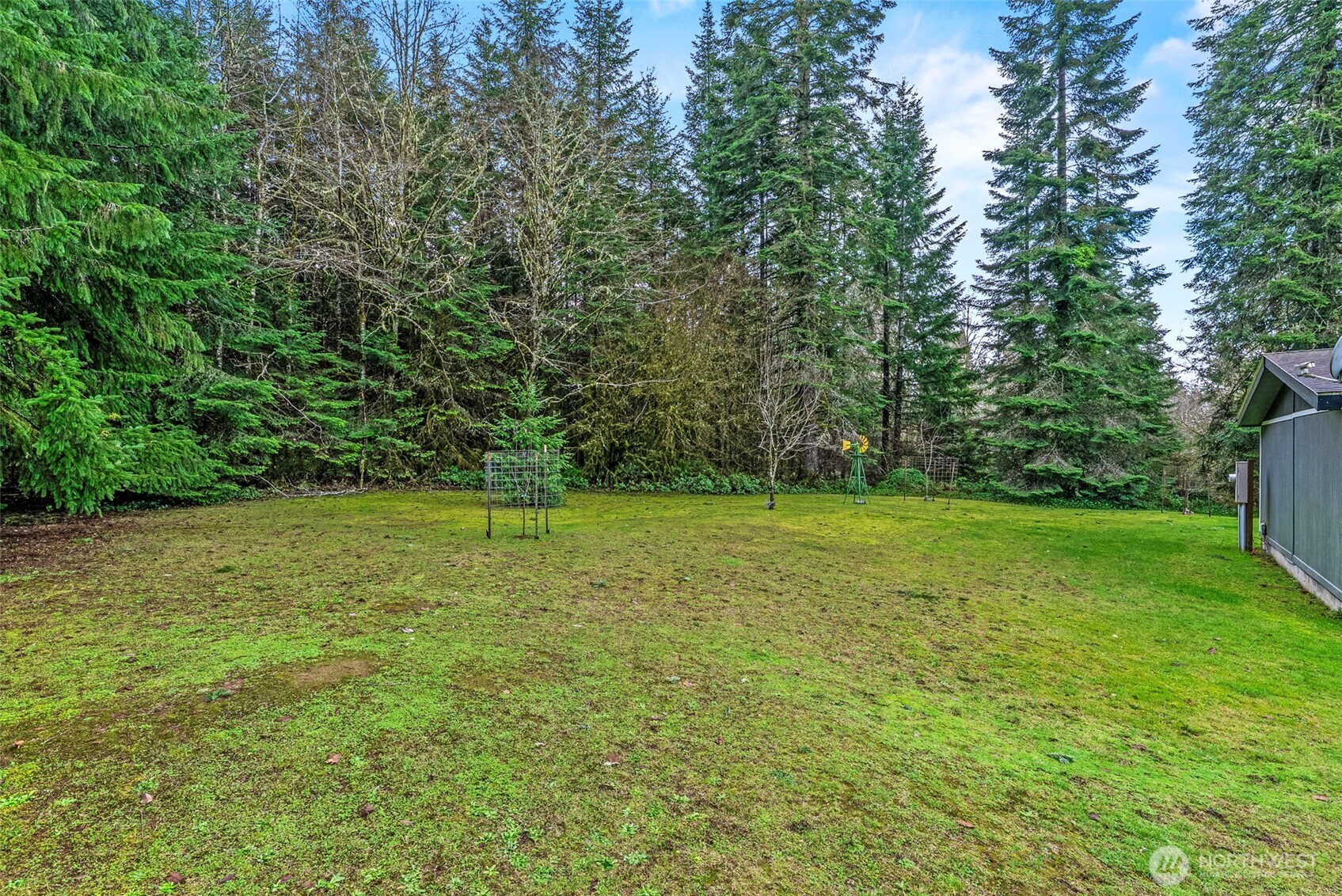 1337 South Silverlake Road , Castle Rock, WA 98611