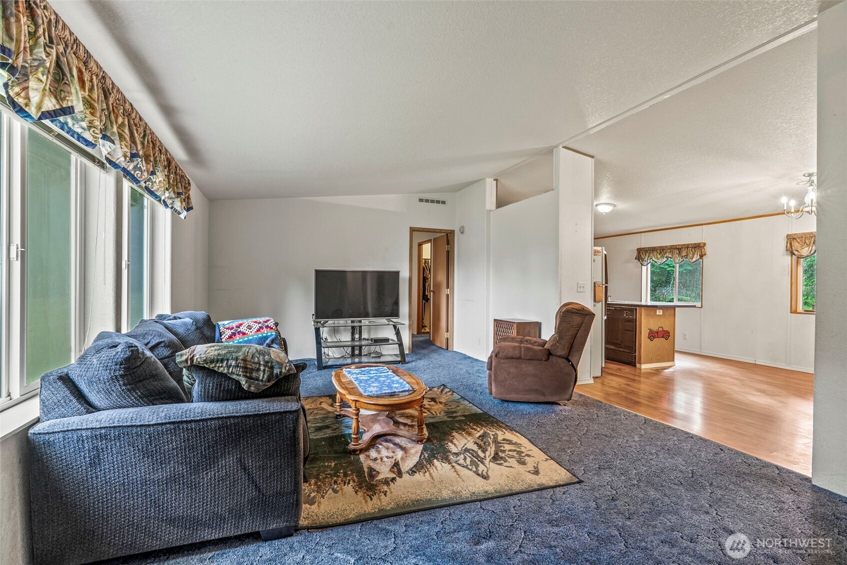 1337 South Silverlake Road , Castle Rock, WA 98611