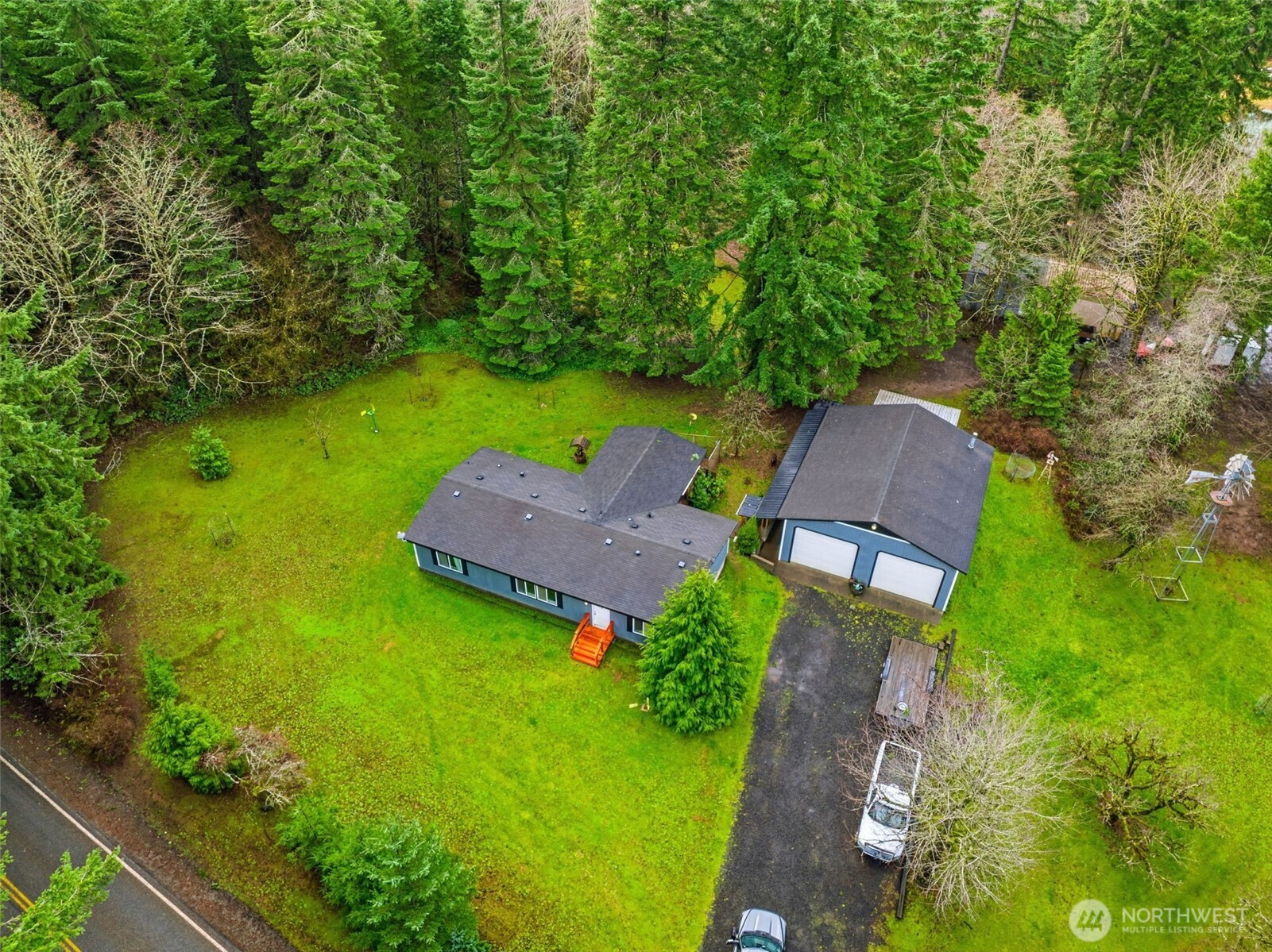 1337 South Silverlake Road , Castle Rock, WA 98611