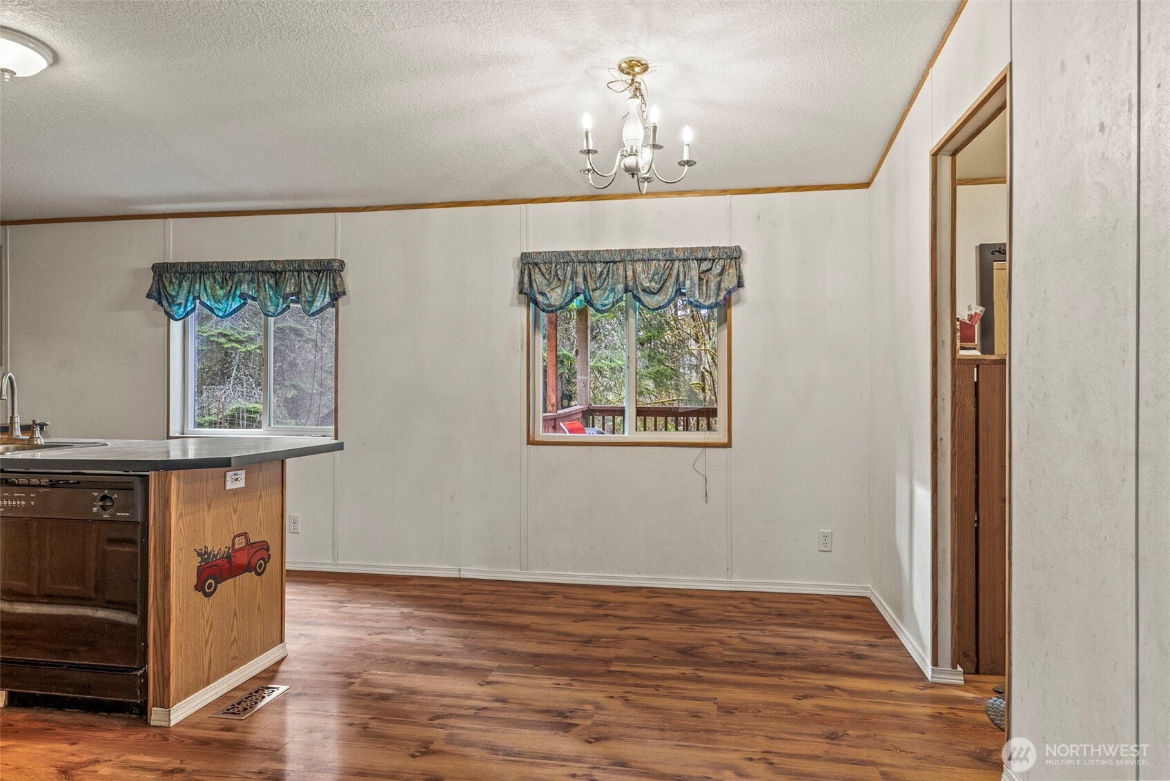 1337 South Silverlake Road , Castle Rock, WA 98611
