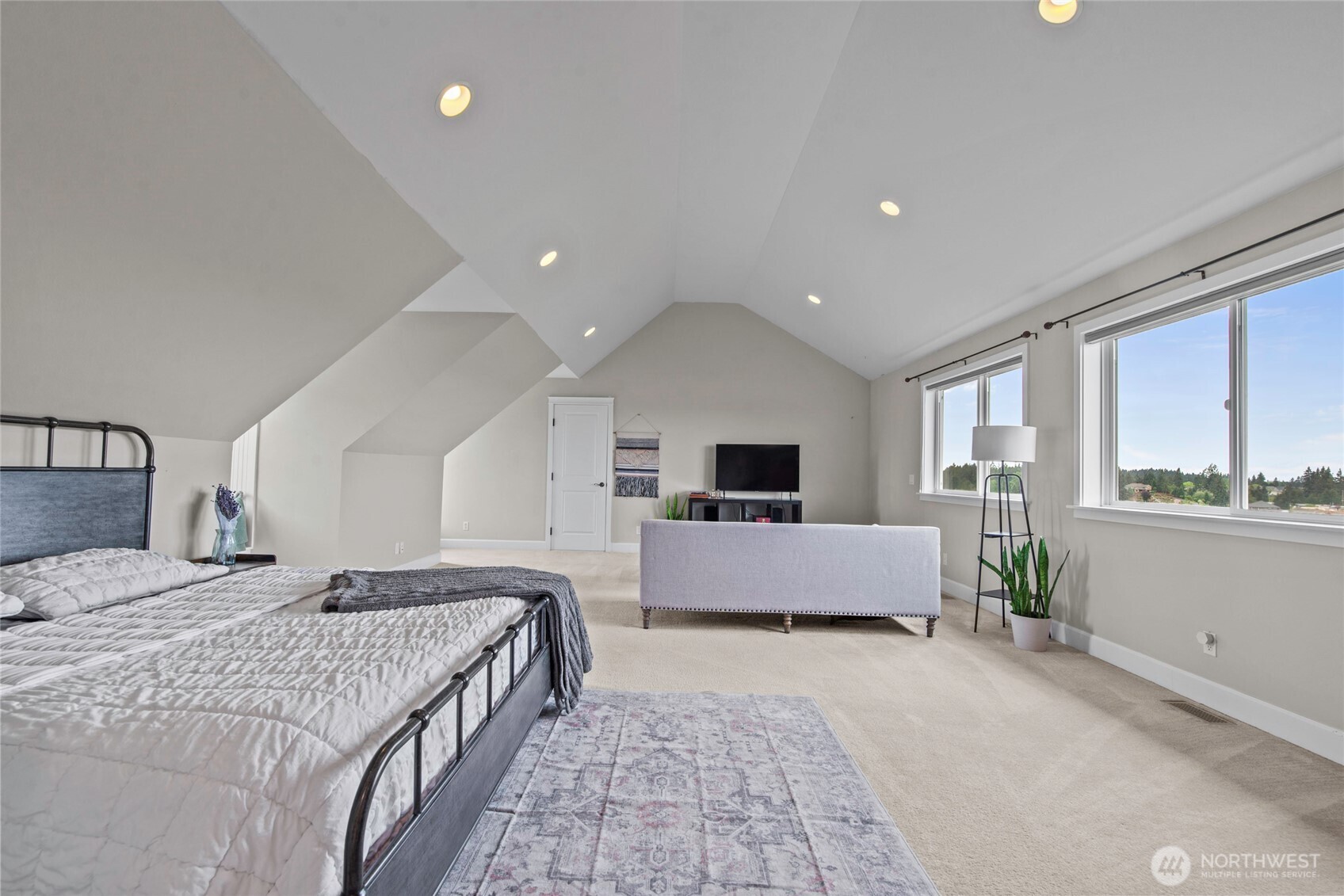 9306 Milburn Loop SE, Olympia, WA 98513