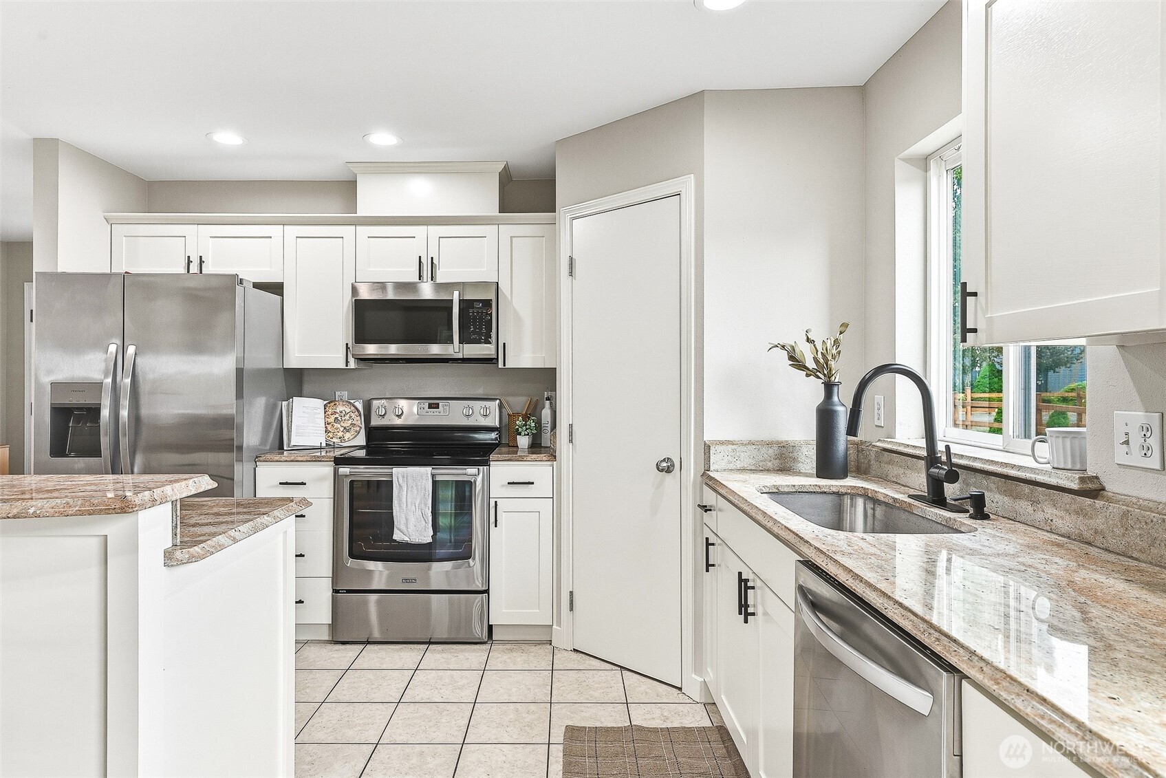 134 5th Avenue SE, Pacific, WA 98047