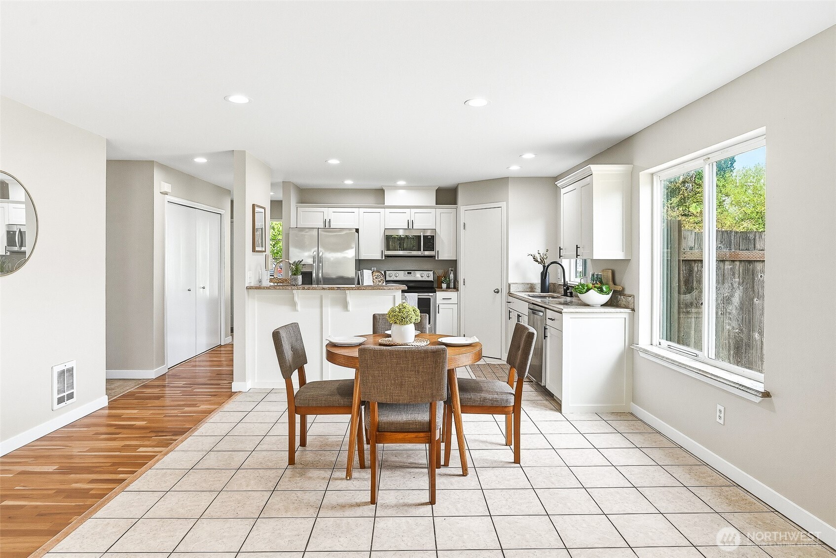 134 5th Avenue SE, Pacific, WA 98047