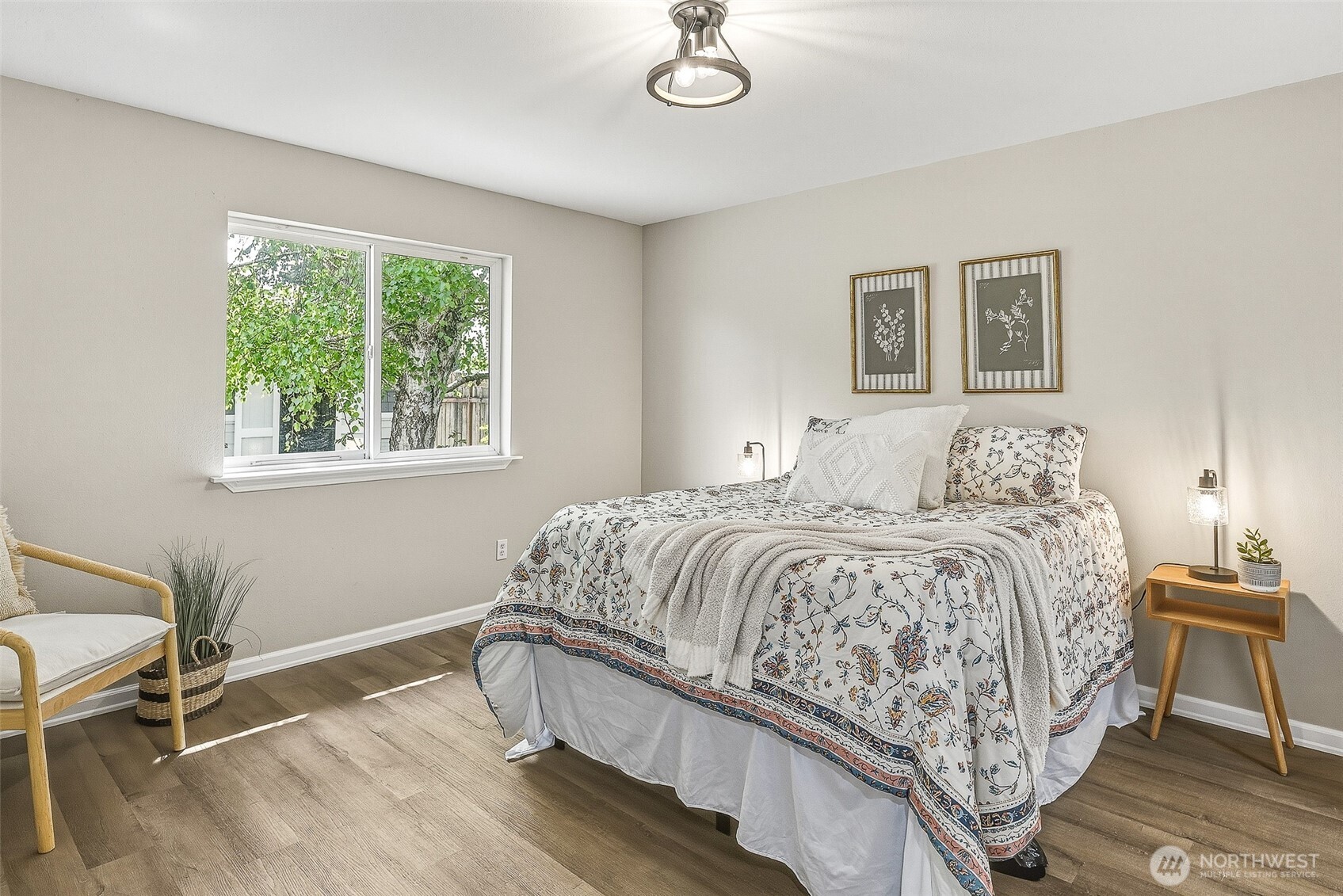 134 5th Avenue SE, Pacific, WA 98047