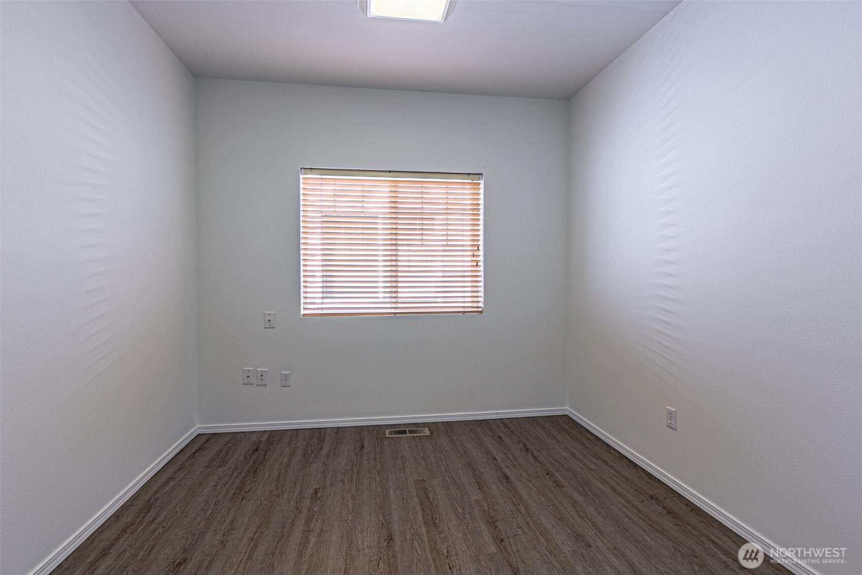 14429 Riverwalk Drive E, Sumner, WA 98390