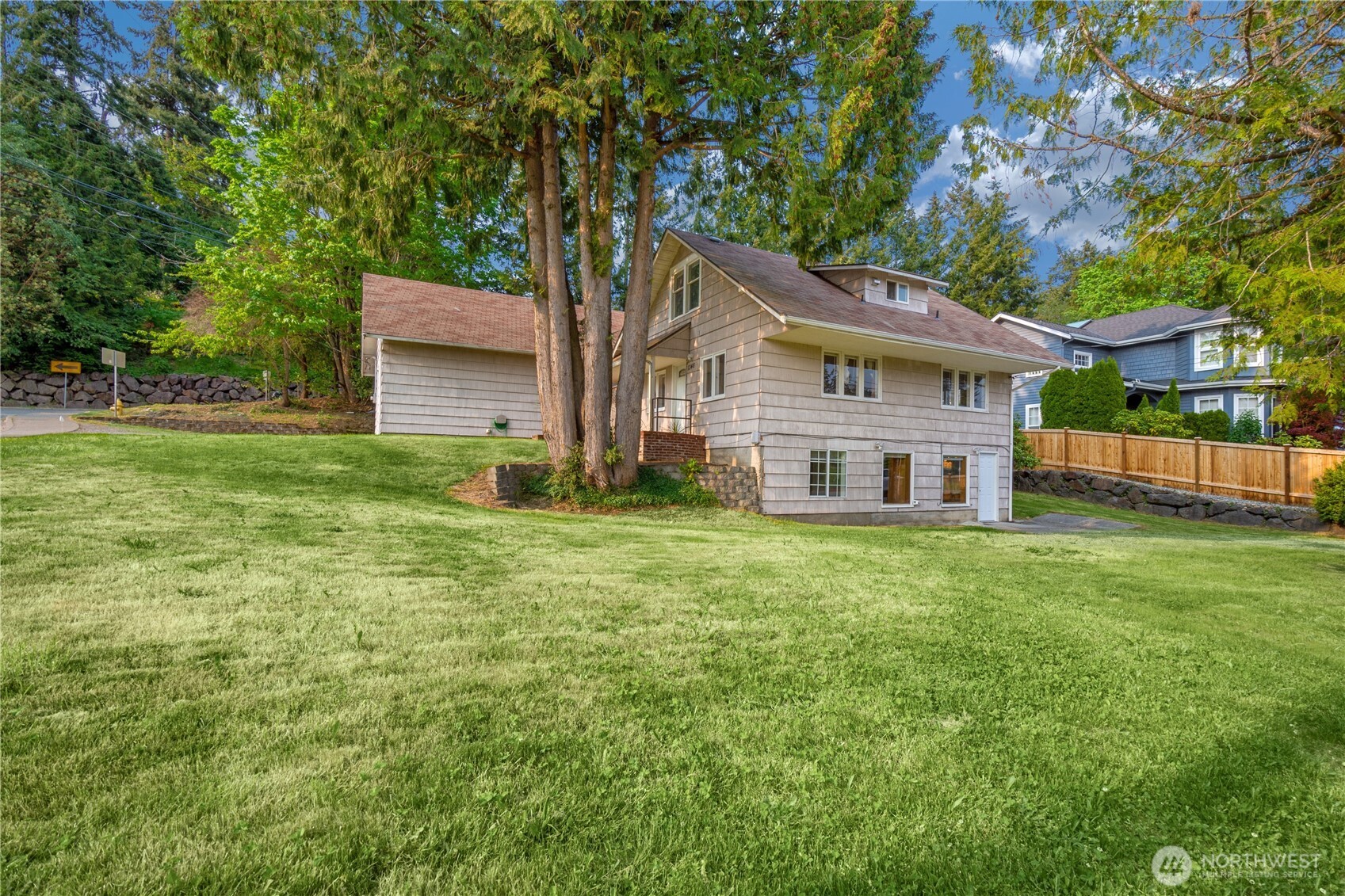1348 6th Street , Kirkland, WA 98033