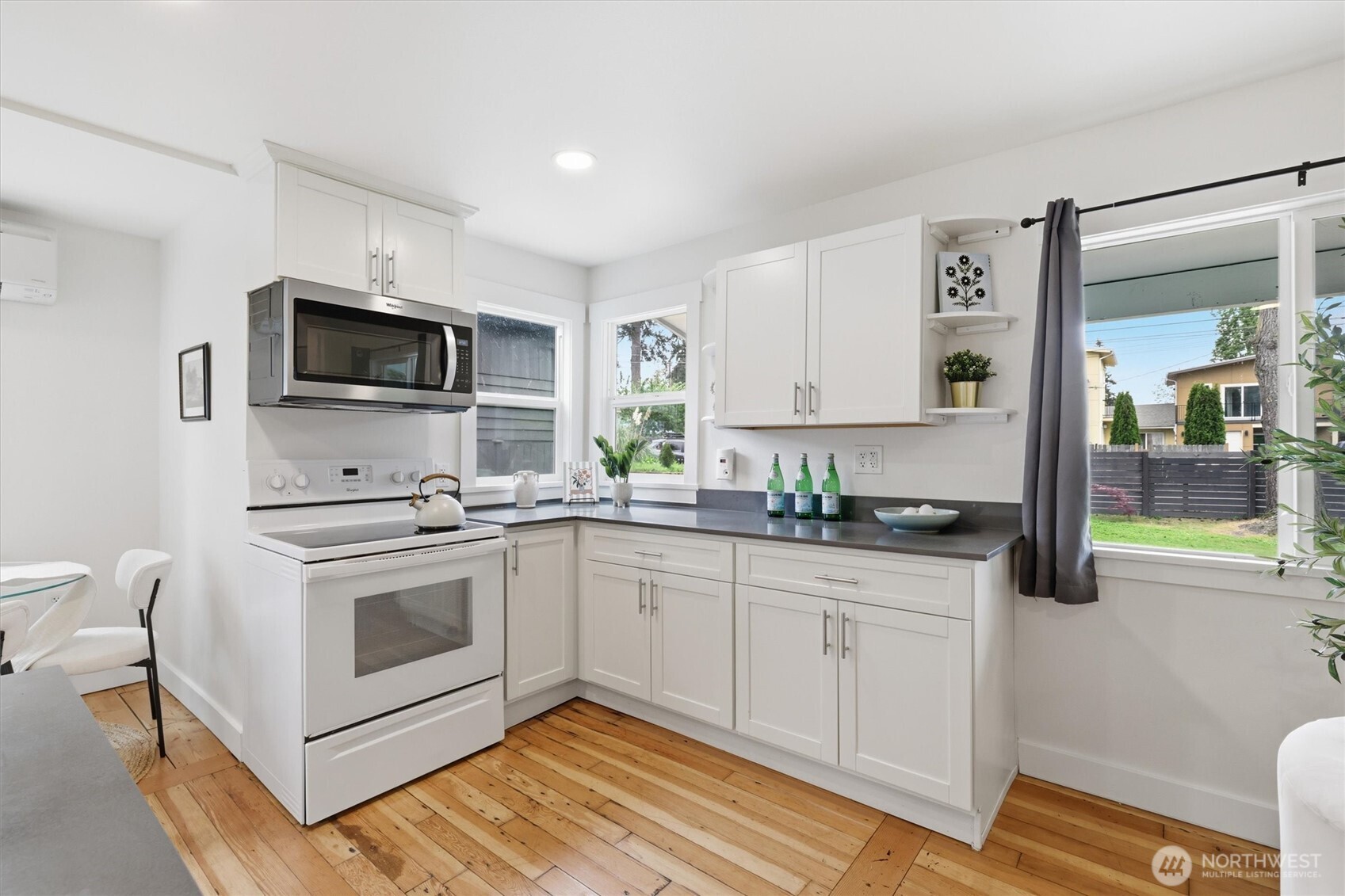 1651 SW 114th Street , Seattle, WA 98146