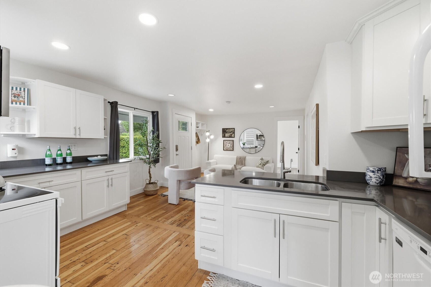1651 SW 114th Street , Seattle, WA 98146