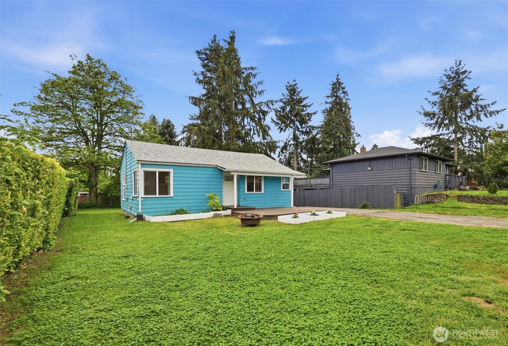 1651 SW 114th Street , Seattle, WA 98146