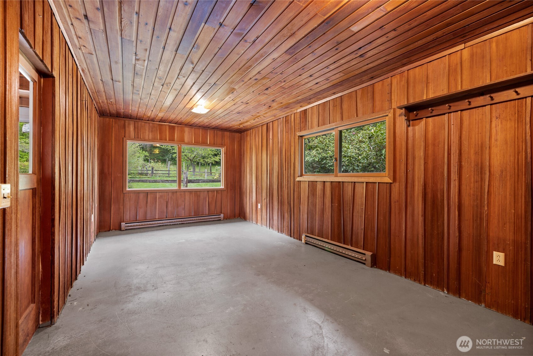 12915 412th St E , Eatonville, WA 98328
