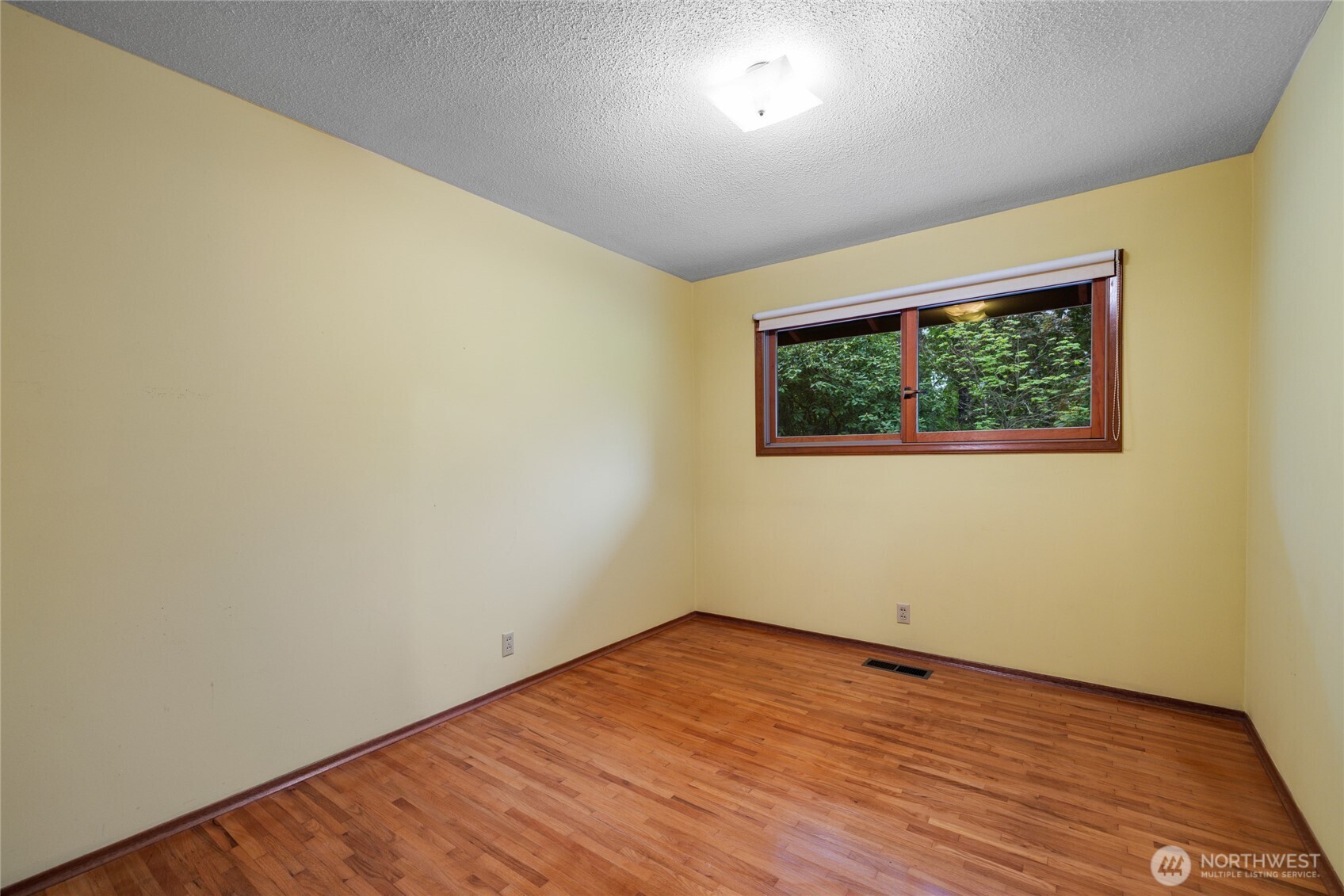 12915 412th St E , Eatonville, WA 98328
