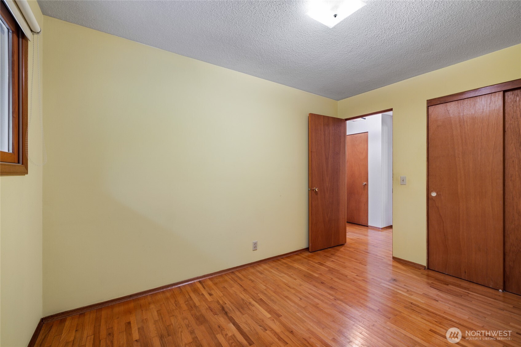 12915 412th St E , Eatonville, WA 98328