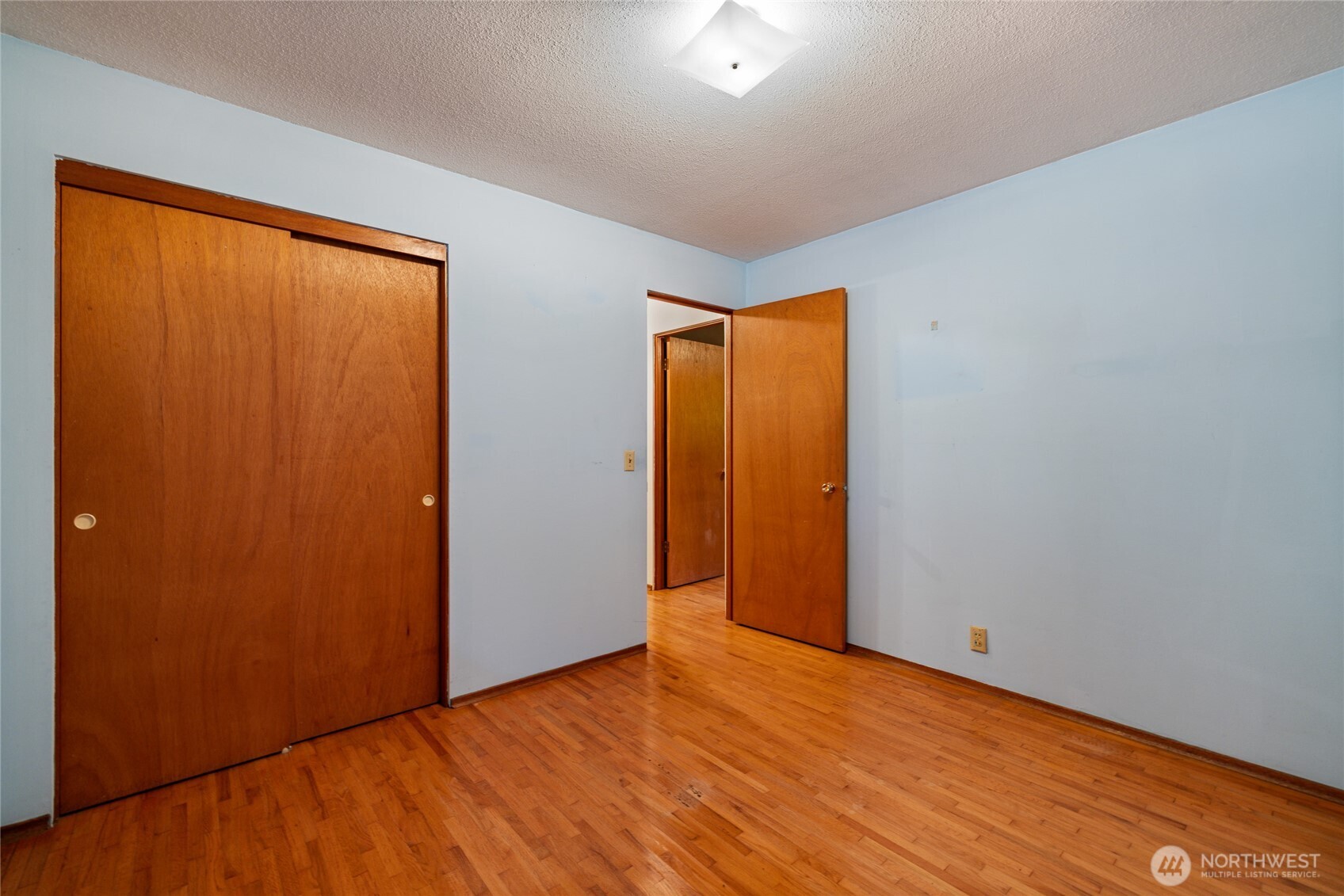 12915 412th St E , Eatonville, WA 98328