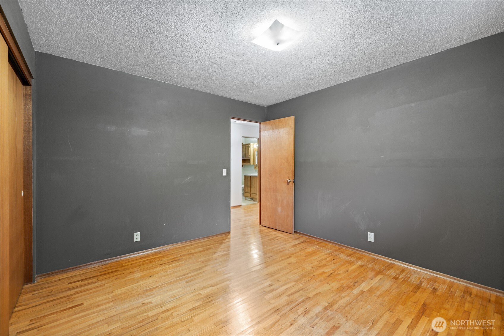 12915 412th St E , Eatonville, WA 98328