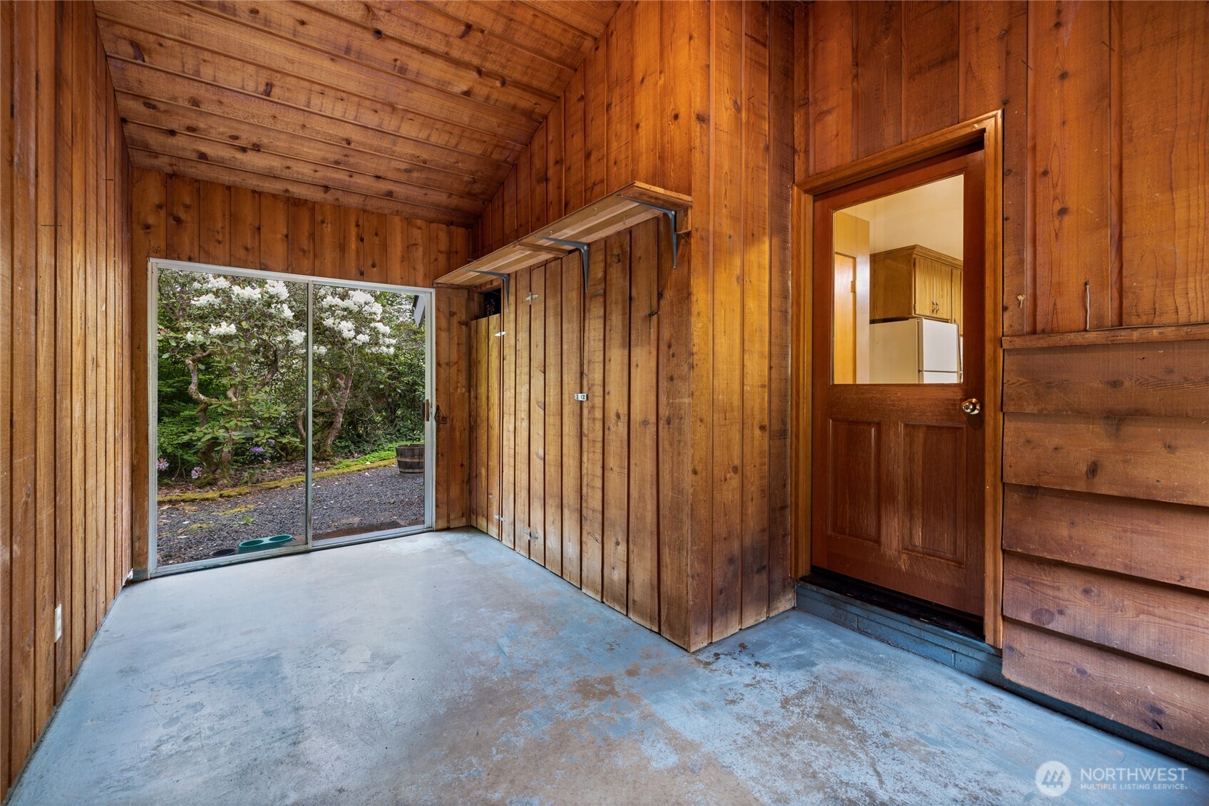 12915 412th St E , Eatonville, WA 98328