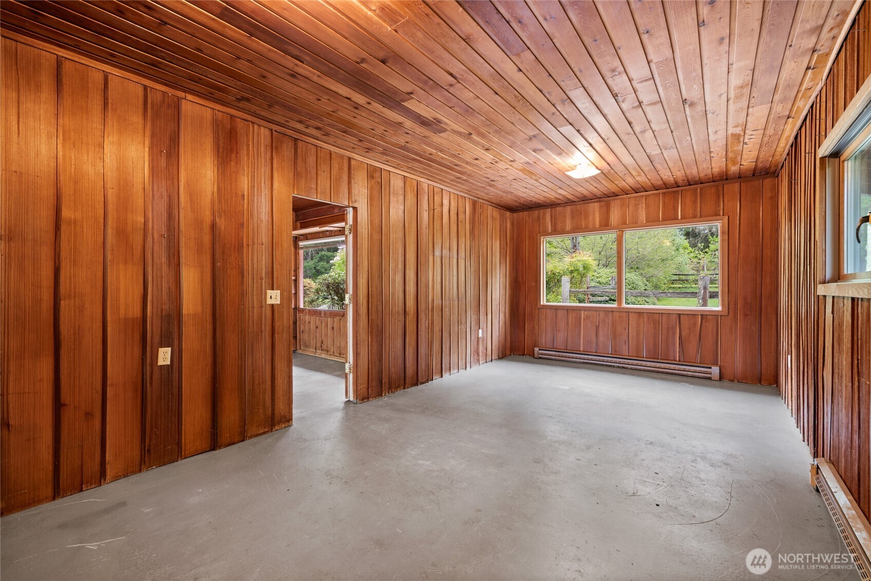 12915 412th St E , Eatonville, WA 98328