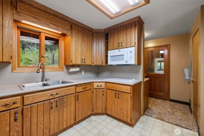 12915 412th St E , Eatonville, WA 98328 - Photo 5