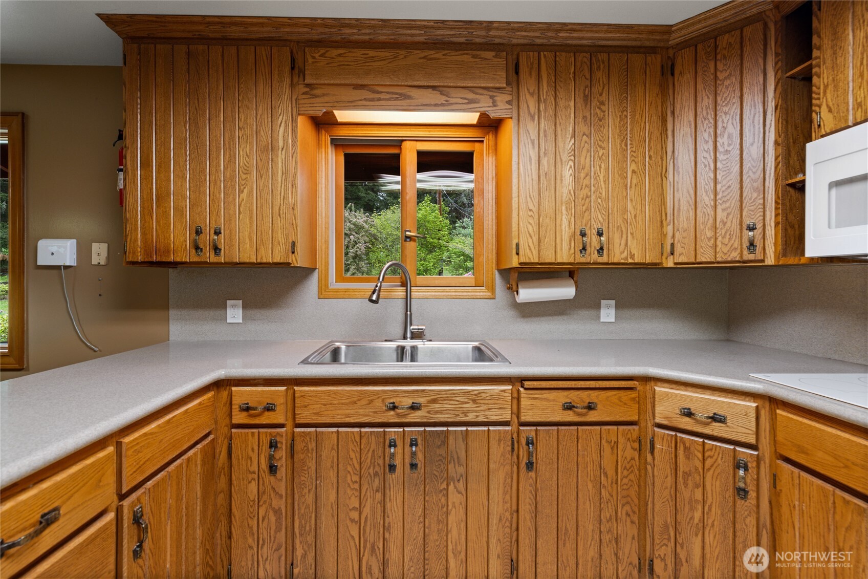 12915 412th St E , Eatonville, WA 98328