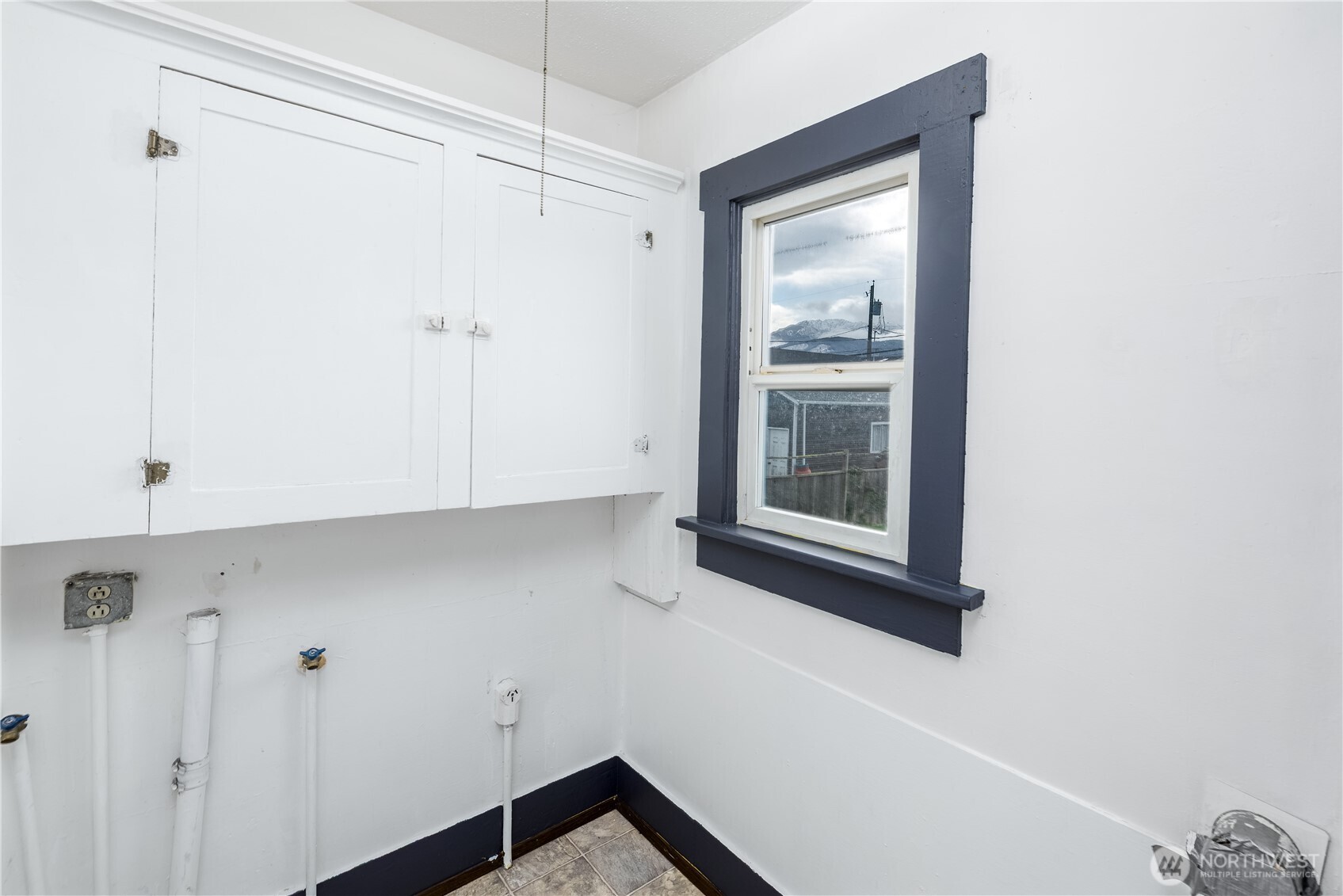 734 W 4th St , Port Angeles, WA 98363