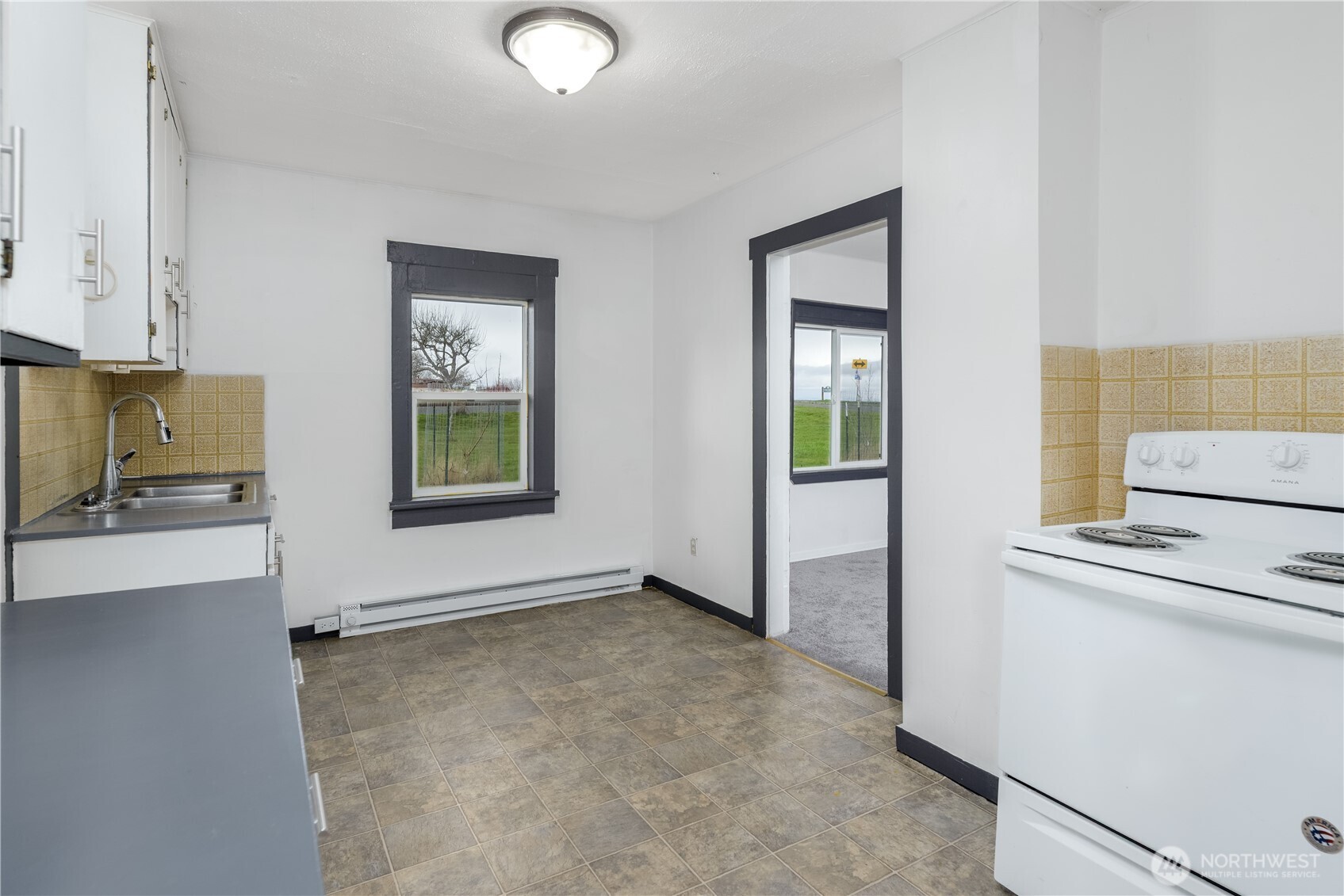 734 W 4th St , Port Angeles, WA 98363