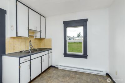 734 W 4th St , Port Angeles, WA 98363 - Photo 15
