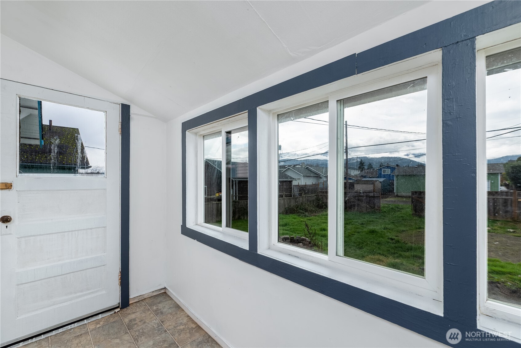 734 W 4th St , Port Angeles, WA 98363