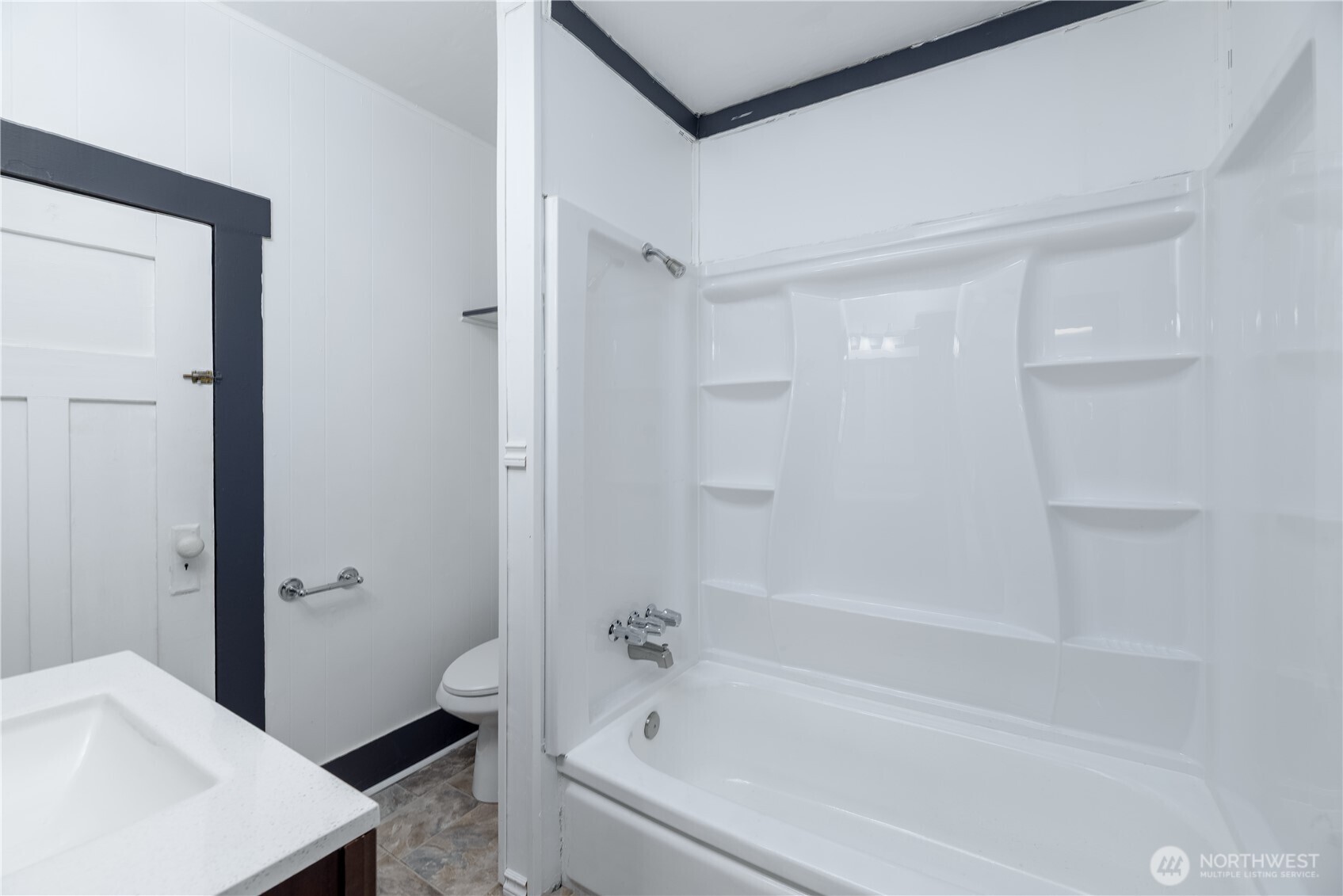 734 W 4th St , Port Angeles, WA 98363
