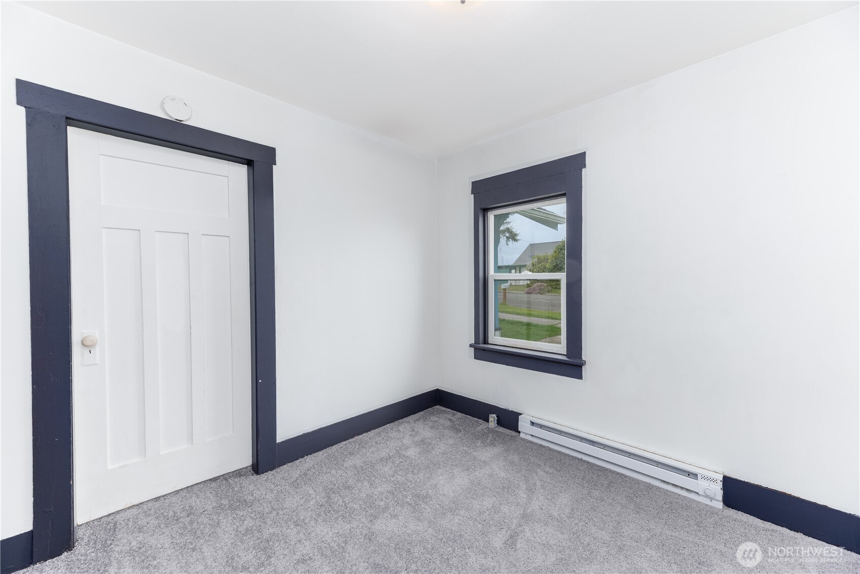 734 W 4th St , Port Angeles, WA 98363