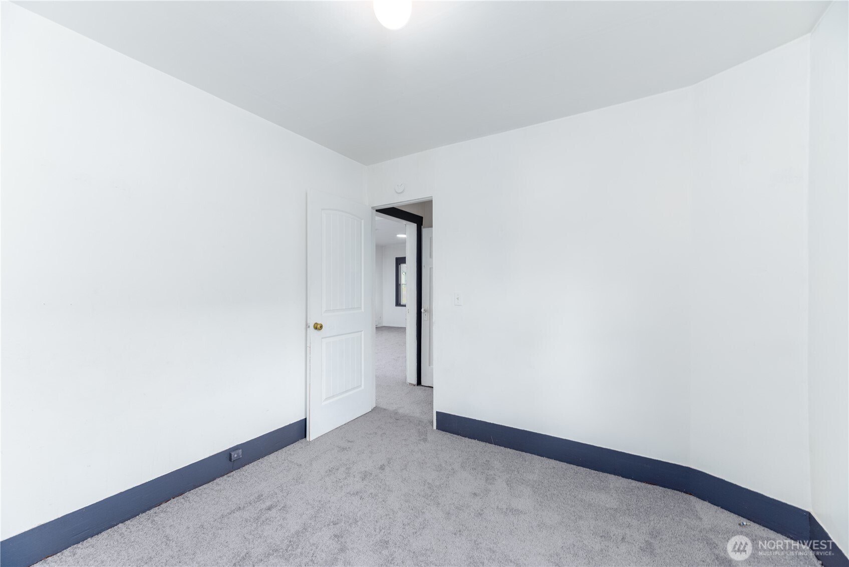 734 W 4th St , Port Angeles, WA 98363
