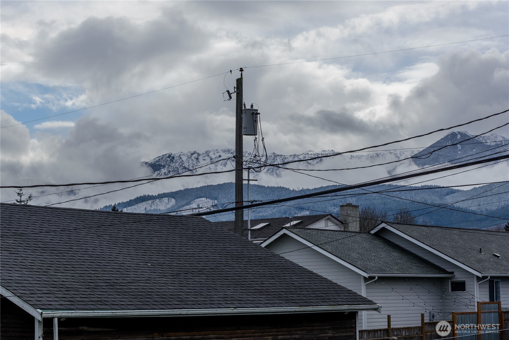 734 W 4th St , Port Angeles, WA 98363