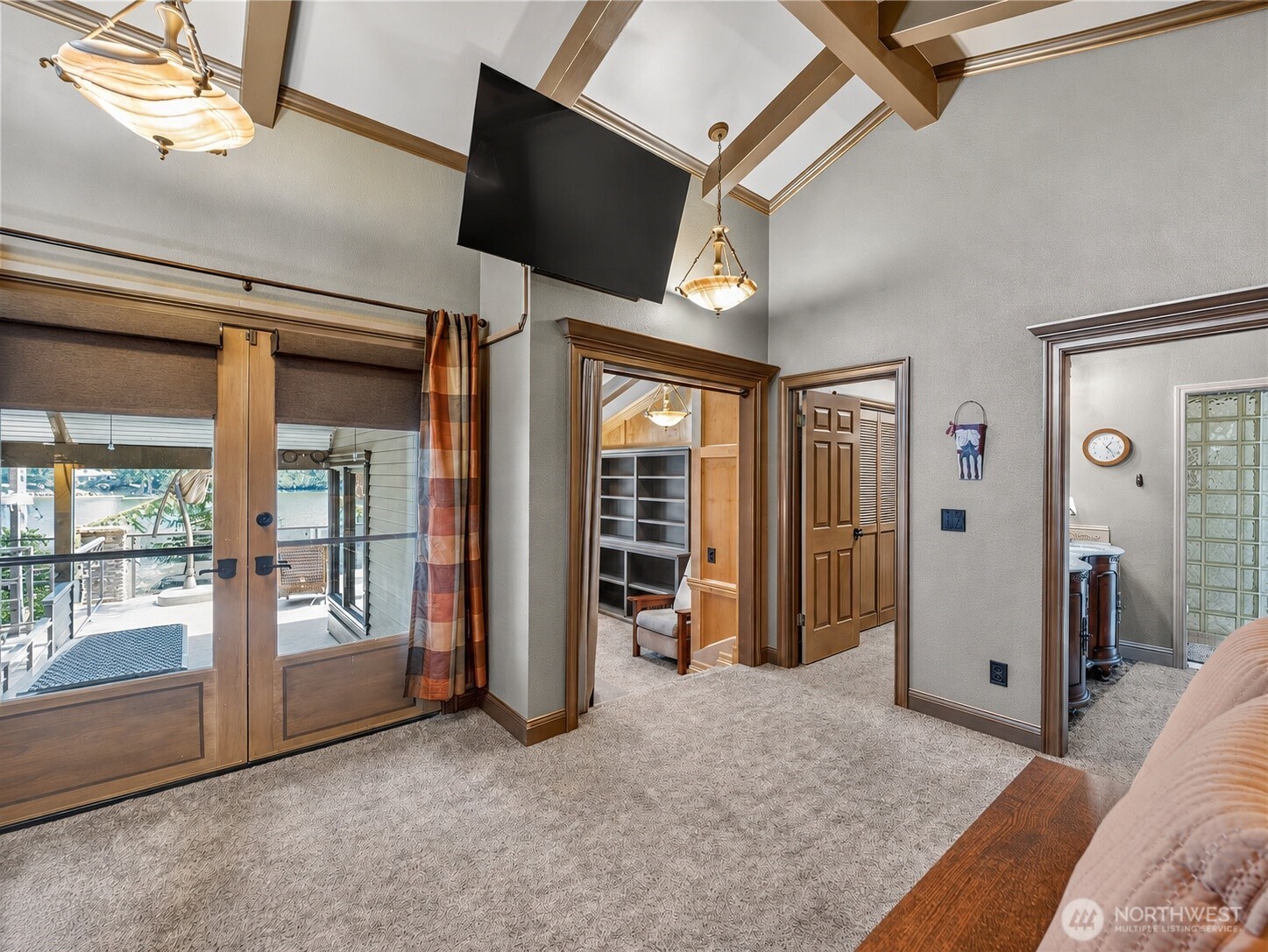 21421 Snag Island Drive E, Lake Tapps, WA 98391