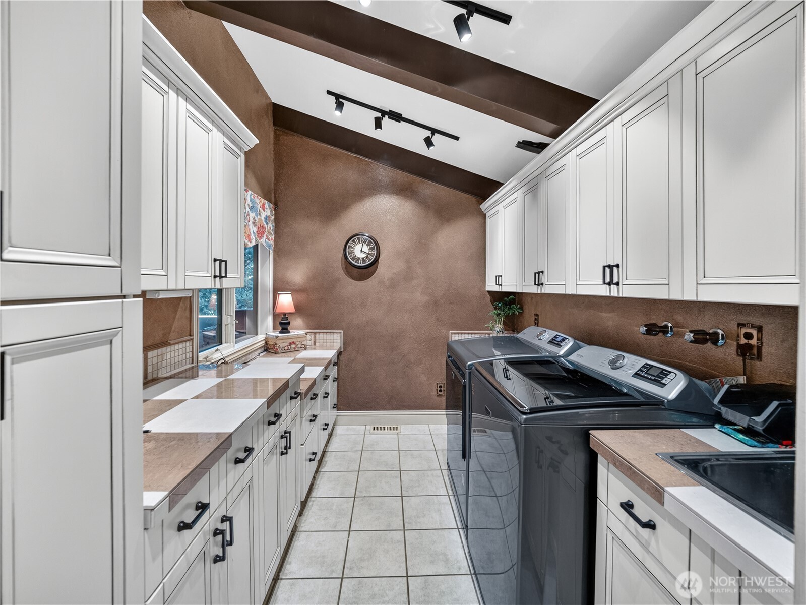 21421 Snag Island Drive E, Lake Tapps, WA 98391