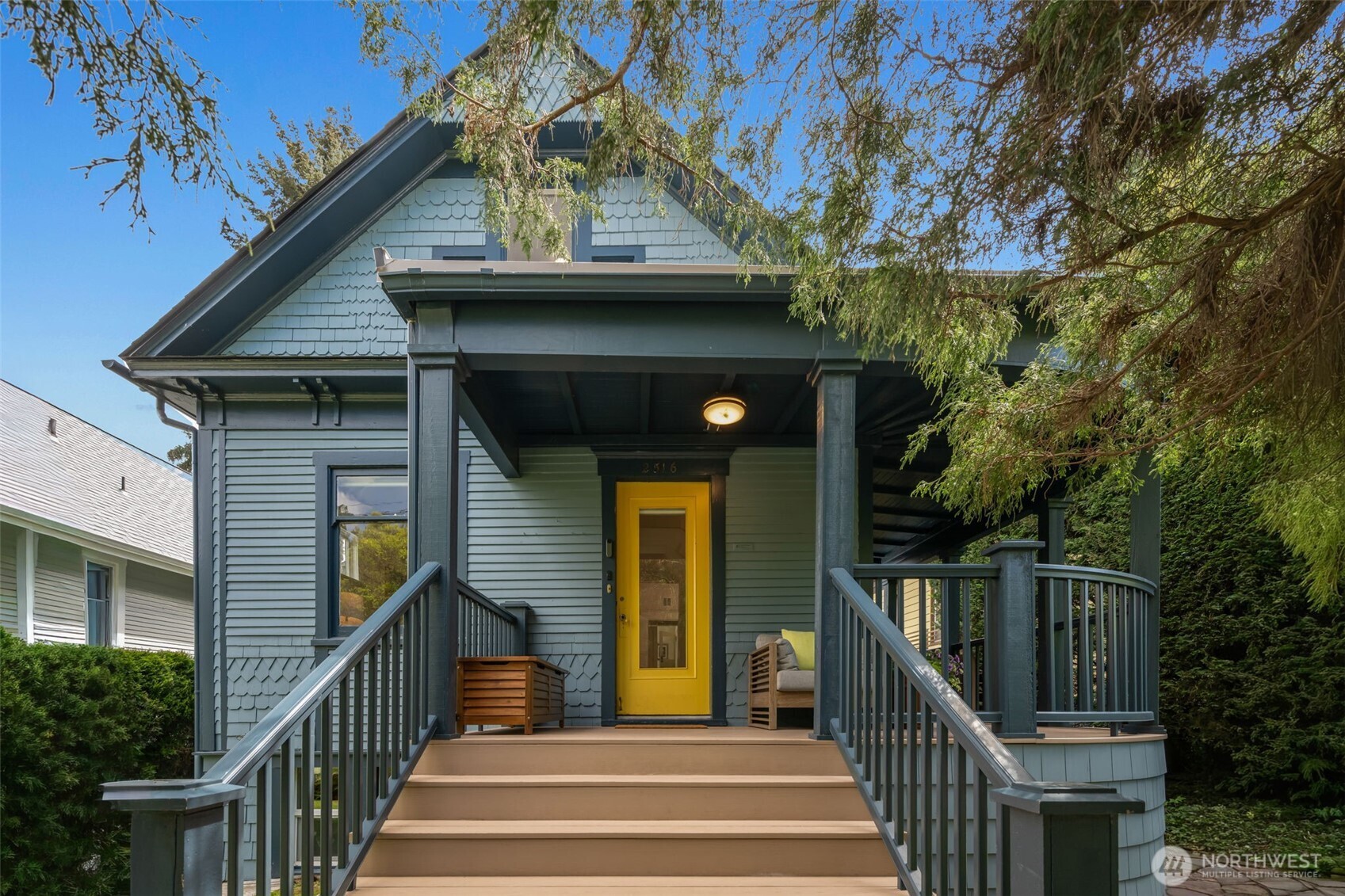 2516 3rd Avenue W, Seattle, WA 98119